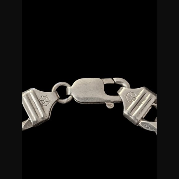 Gold Masters 925 Sterling 8.3mm Cubin Link 8.75" Long Heavy Chain Link Bracelet - Picture 6 of 9